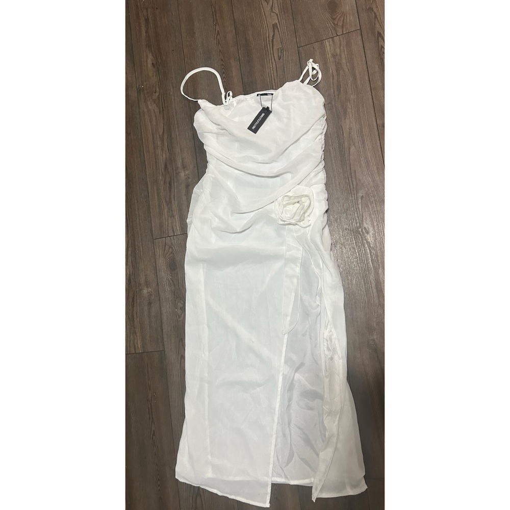 PrettyLittleThing Strapless White Dress
